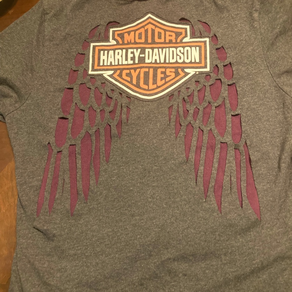 *SOLD* Women’s Harley Davidson Wing Shirt